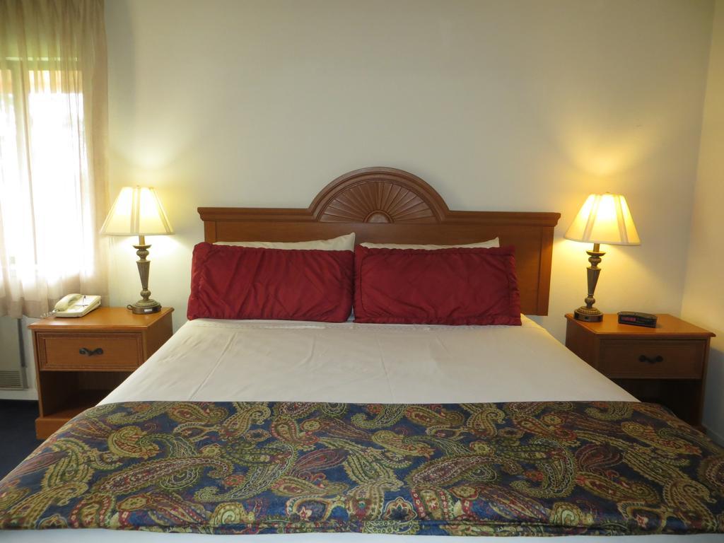 פסיפיק גרוב The Monarch Resort מראה חיצוני תמונה