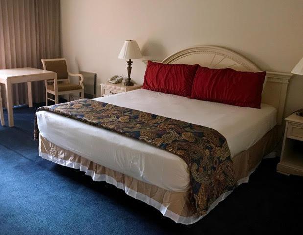 פסיפיק גרוב The Monarch Resort מראה חיצוני תמונה