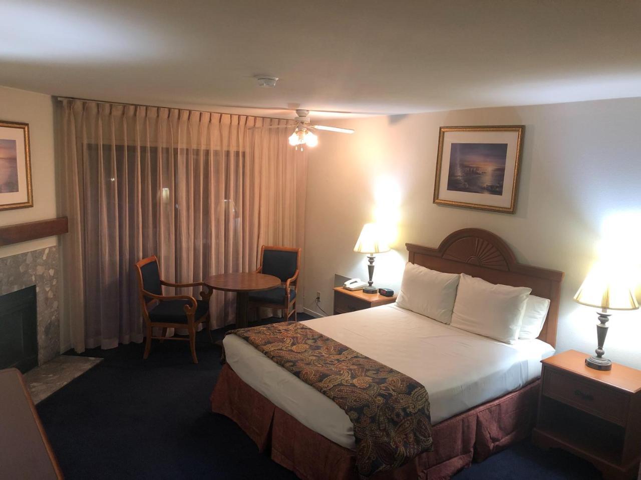 פסיפיק גרוב The Monarch Resort מראה חיצוני תמונה
